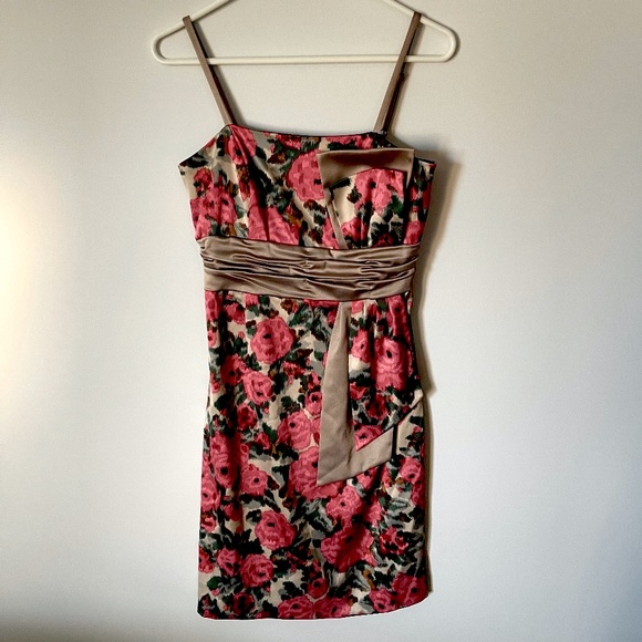 BCBG Dresses & Skirts - BCBG Floral Mini Dress Size 6